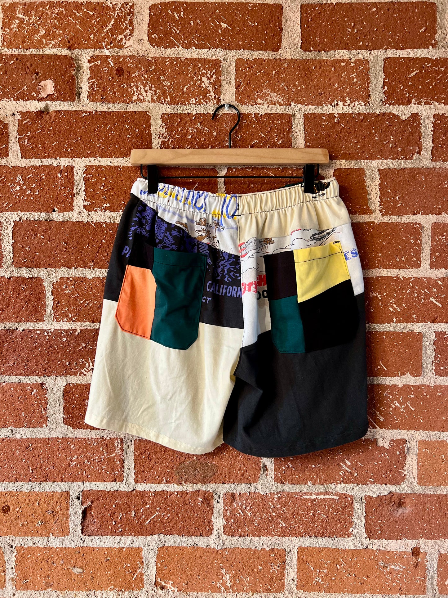 Remade Shorts L: Looney Tour