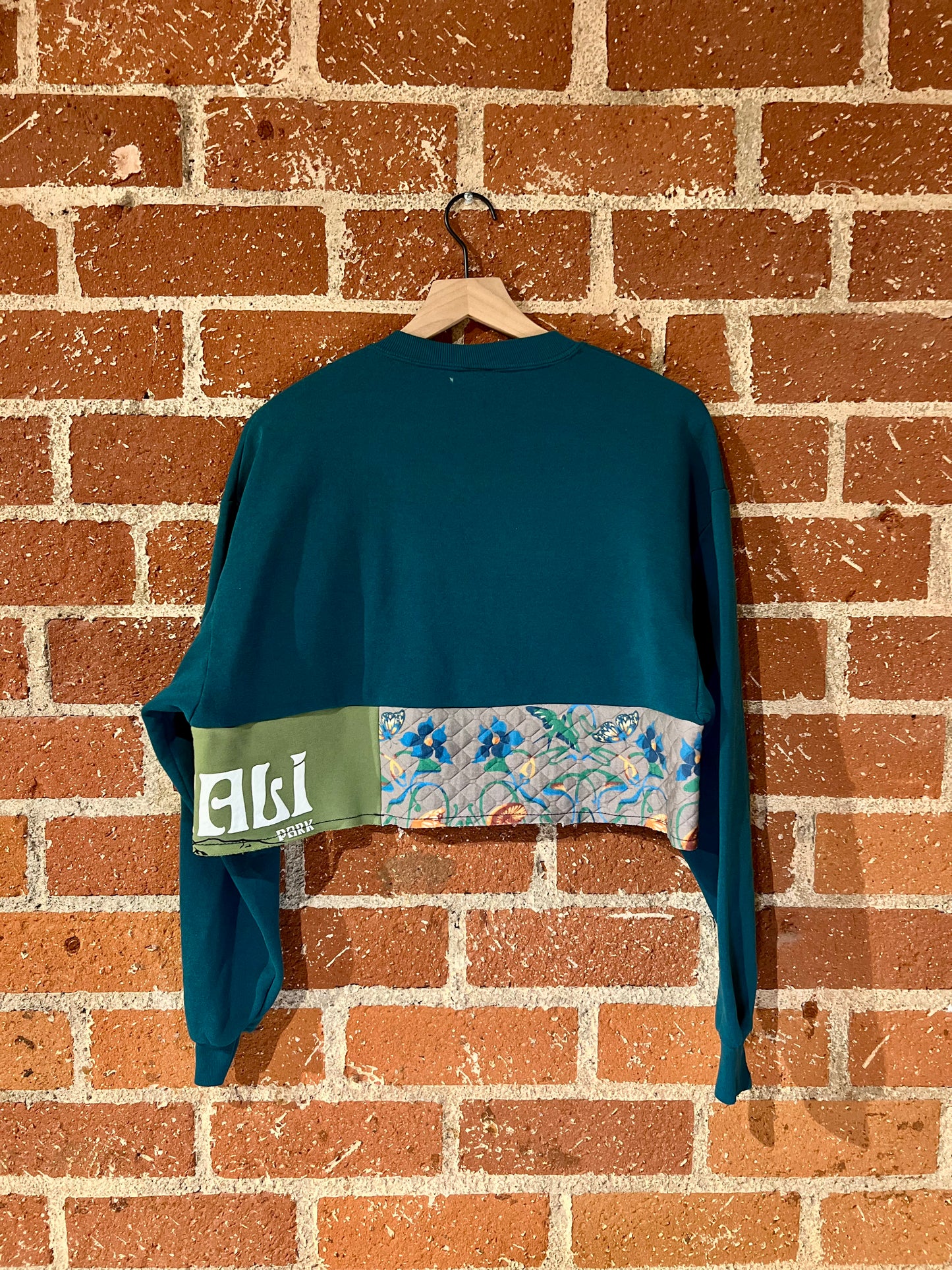 Vintage Remade Cropped Crew XL: Keystone, CO