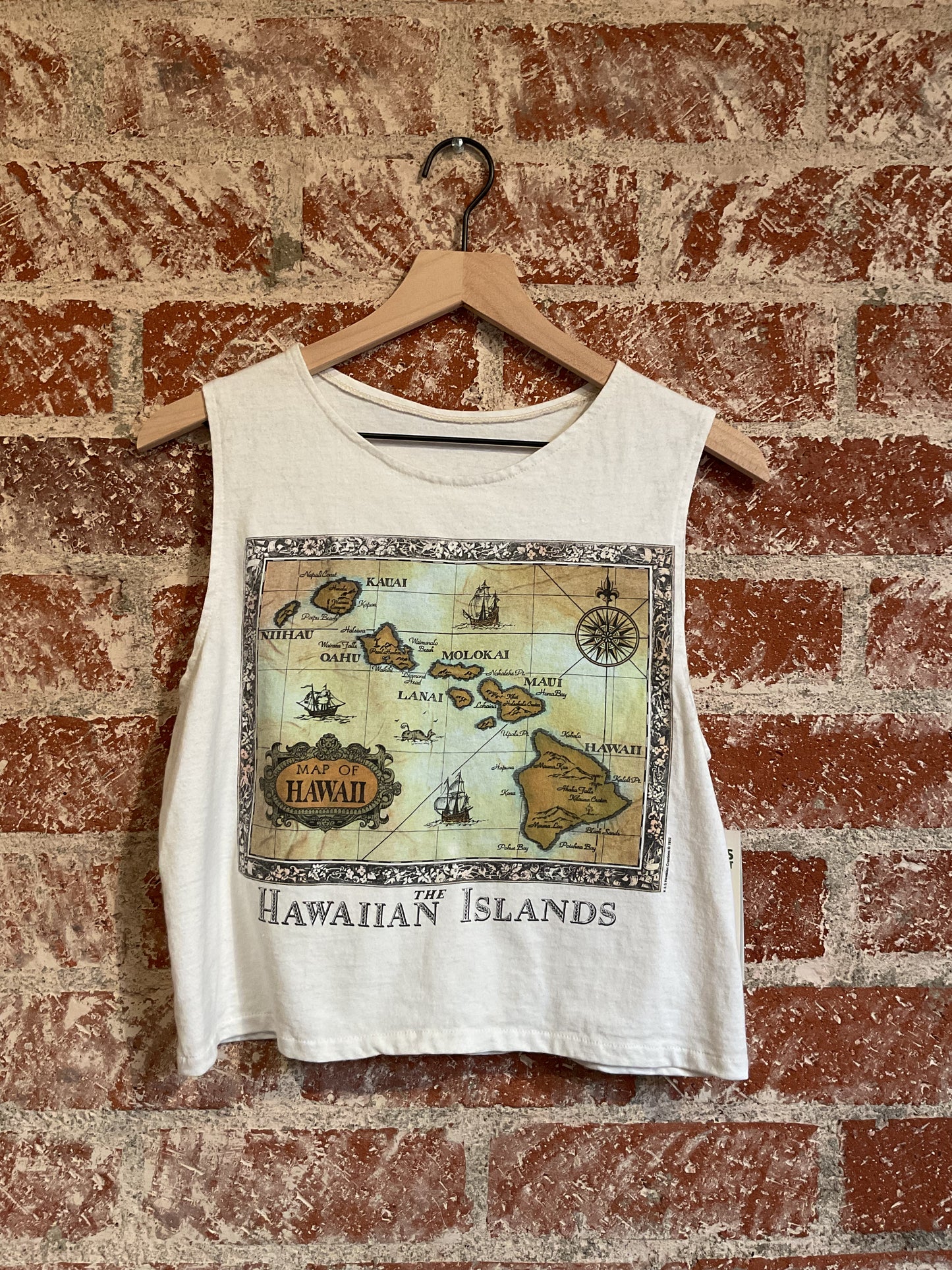 Remade: Recut Tank: The Hawaiian Islands Map