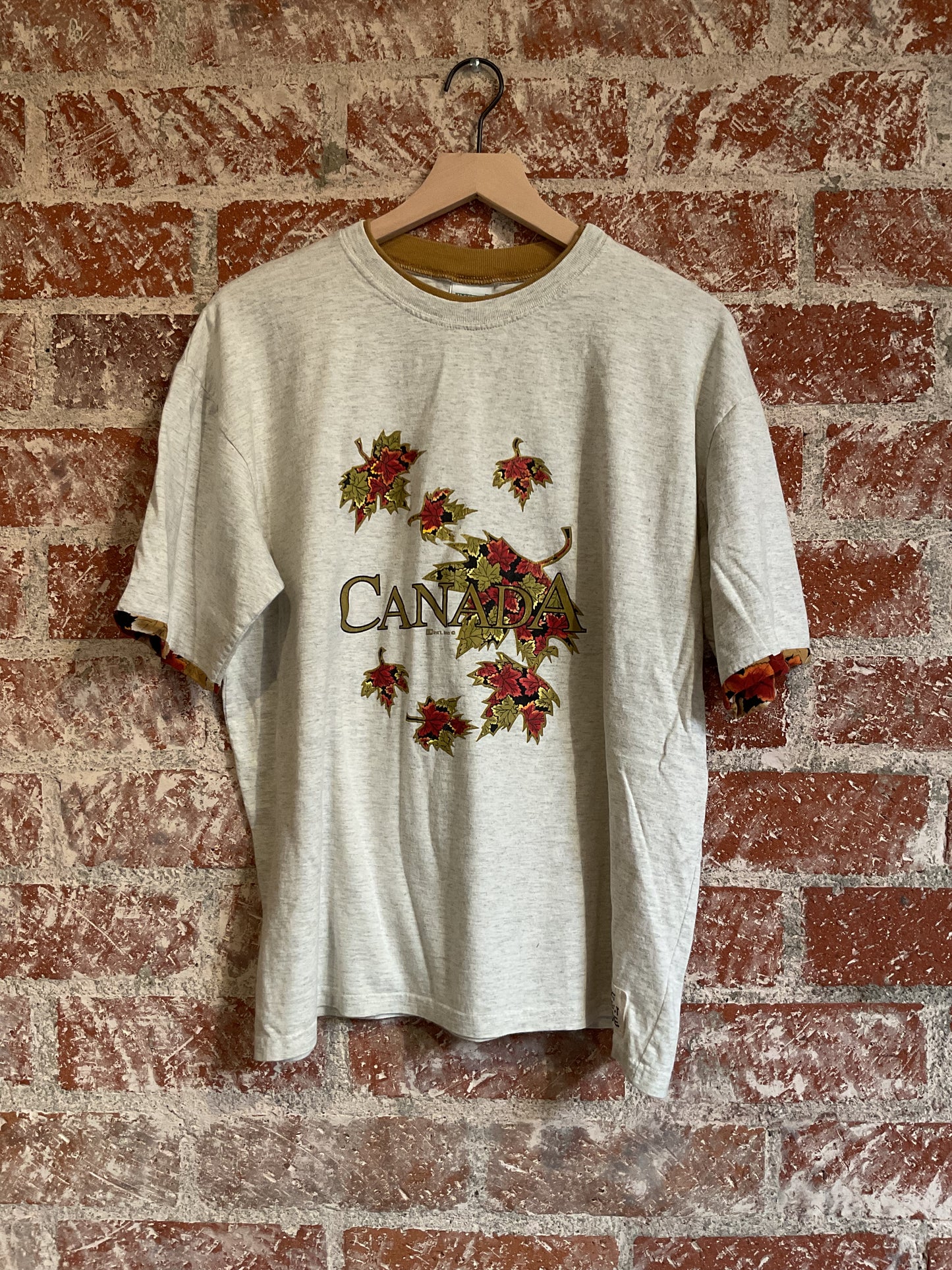 Vintage Tee: Canadian Maple Leaves