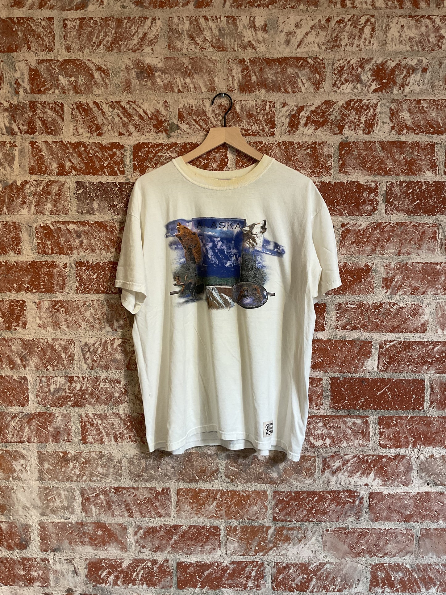 Vintage Tee: Growling and Howling, Alaska