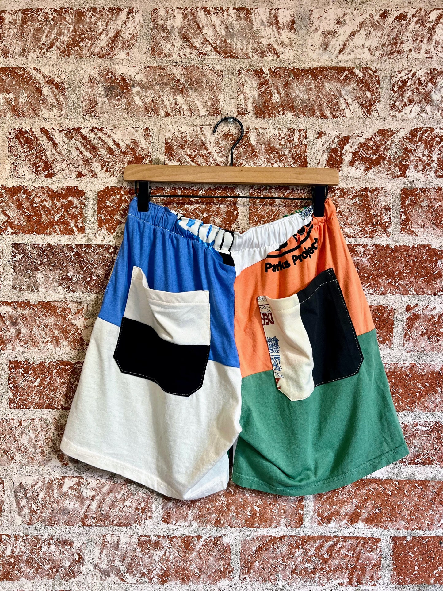 Remade Shorts M: Chili Peppers Dark