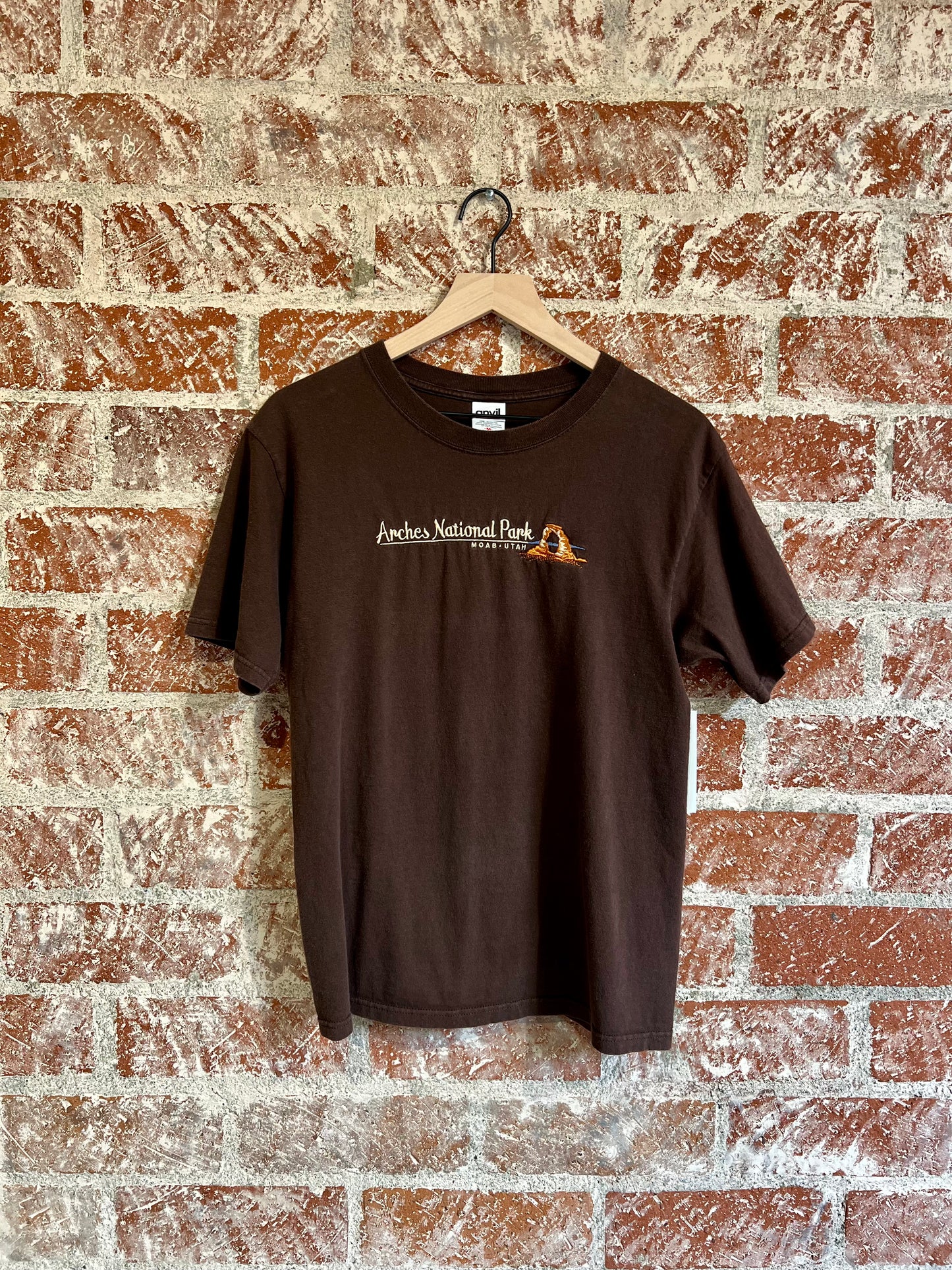Vintage Tee S: Arches National Park Embroidered