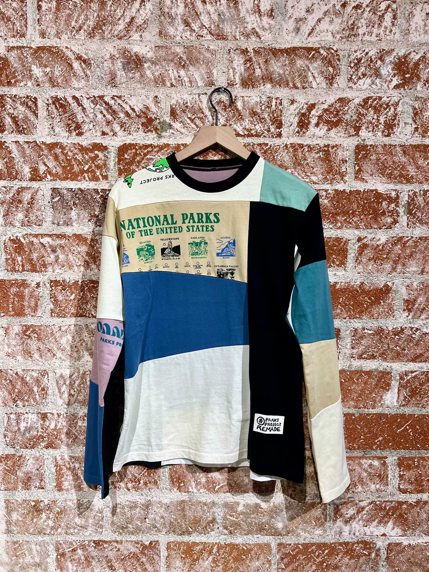 Remade Tee S: National Parks Pictographs Beige