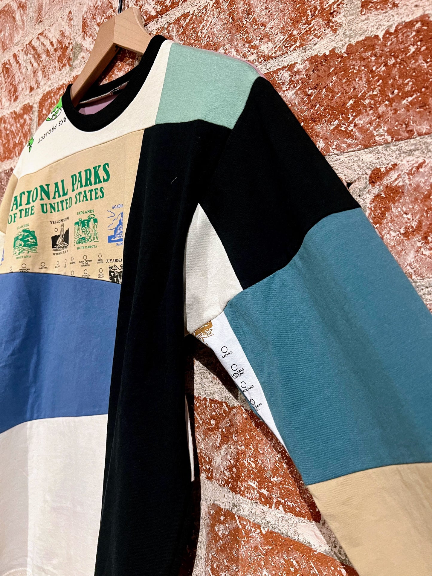 Remade Tee S: National Parks Pictographs Beige