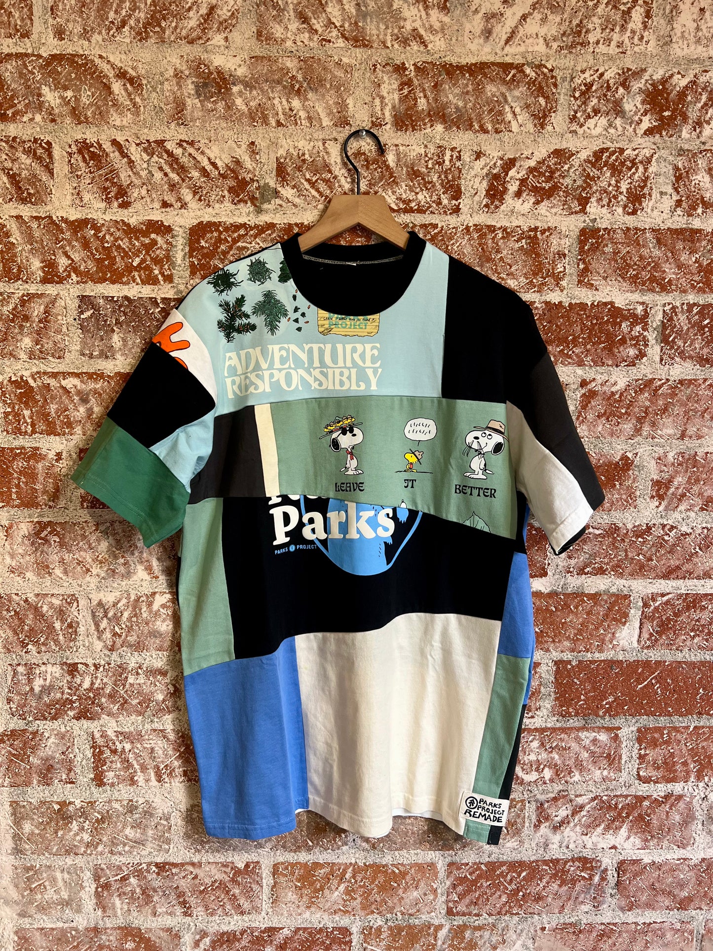 Remade Tee XL: Peanuts Adventure Responsibly