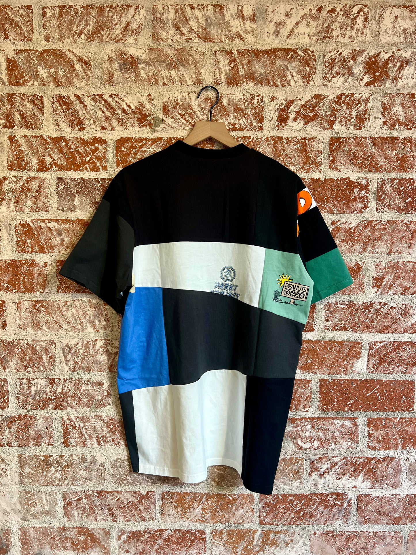 Remade Tee XL: Peanuts Adventure Responsibly