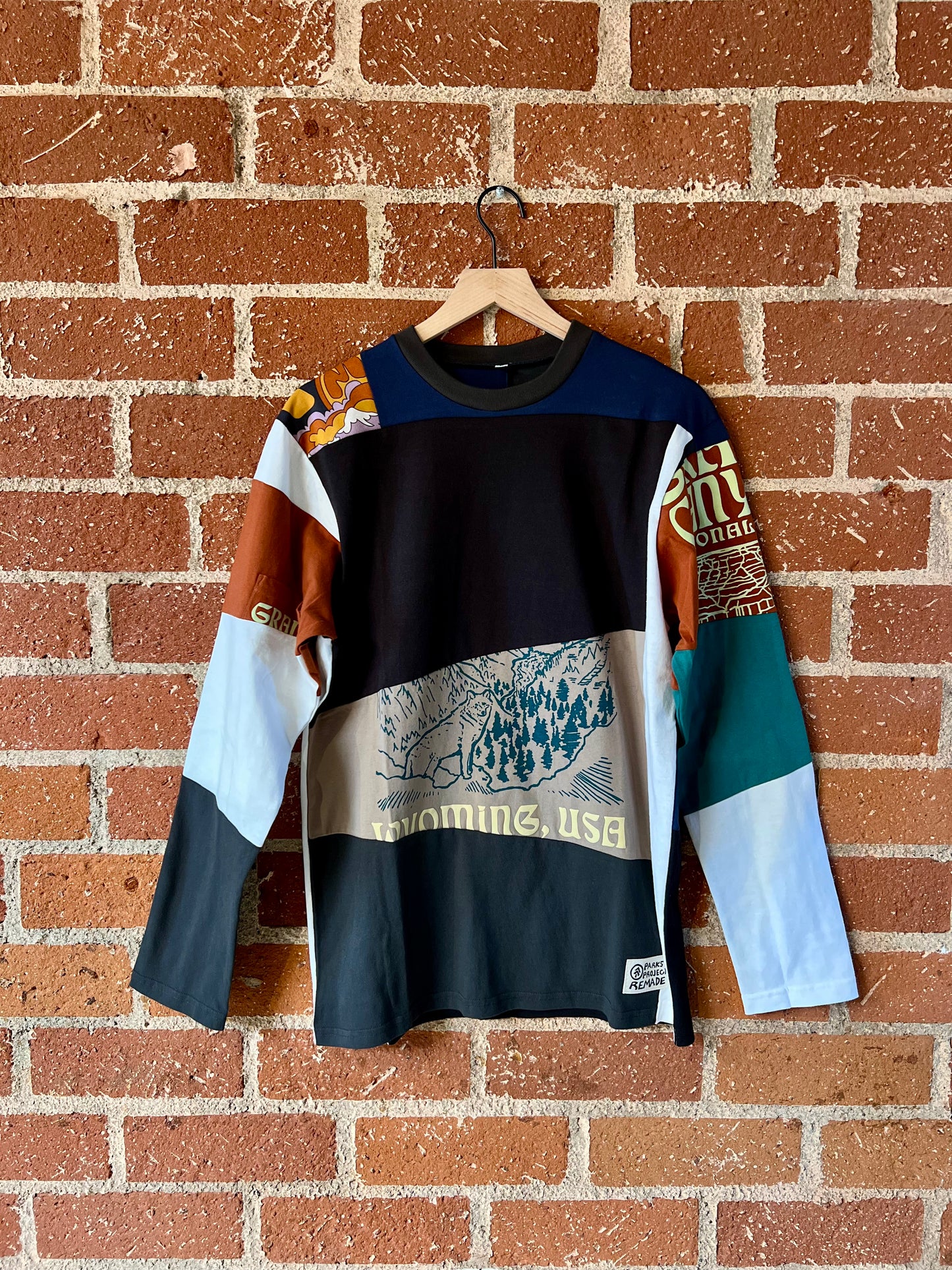 Remade Tee L: Wyoming, USA