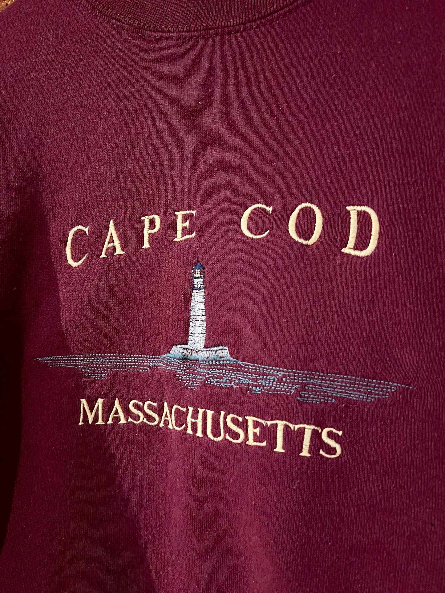 Vintage Cropped Crew M: Cape Cod Lighthouse