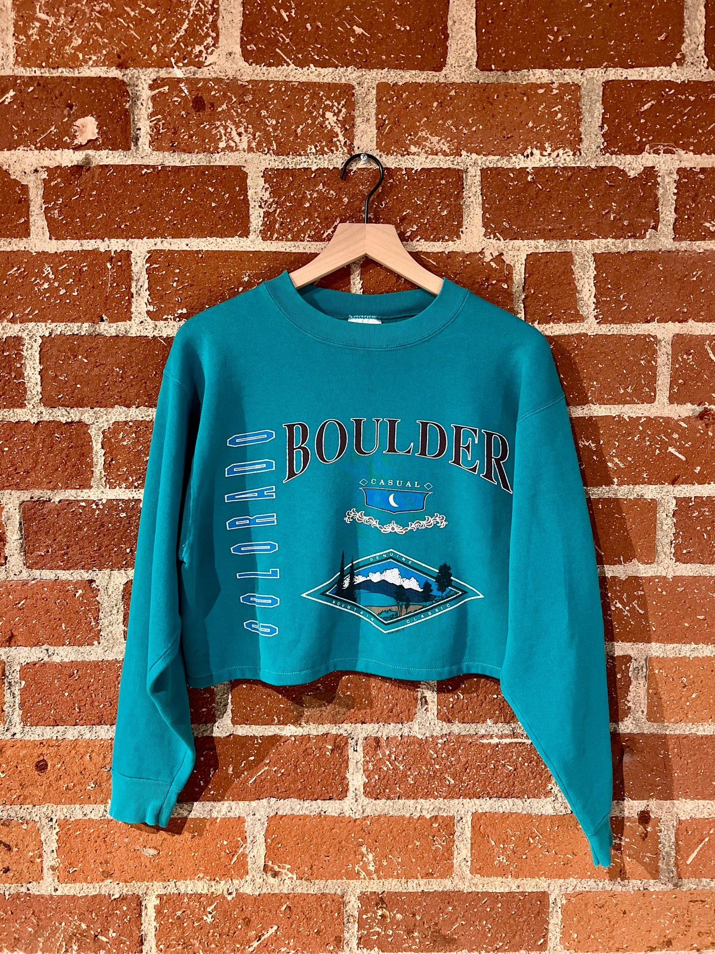 Vintage Cropped Crew M: Boulder, Colorado