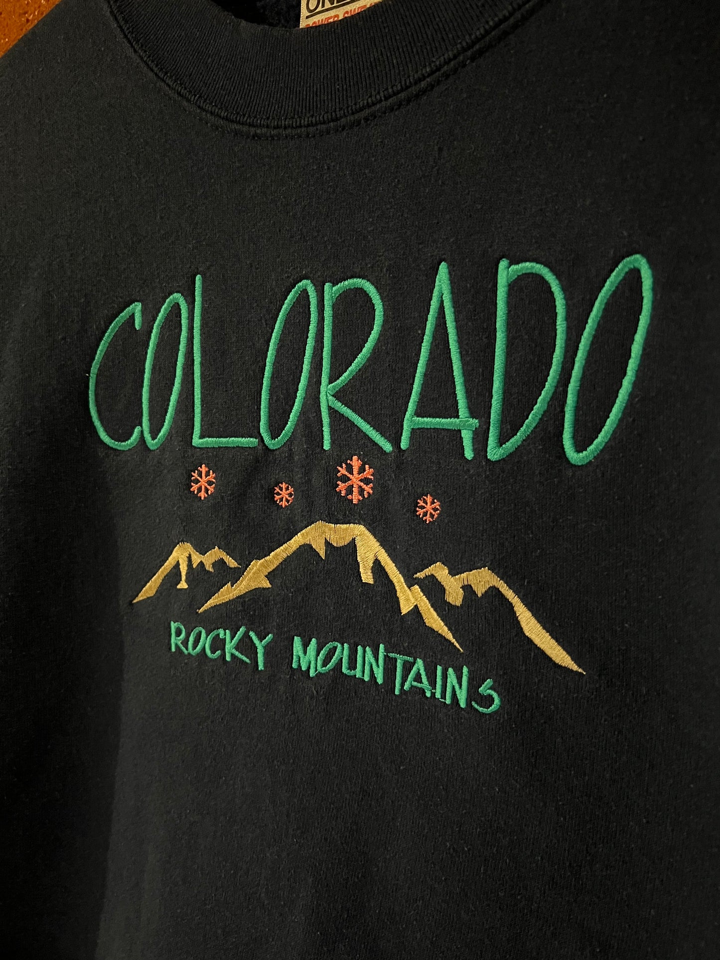 Vintage Cropped Crew M: Colorado Rocky Mountains