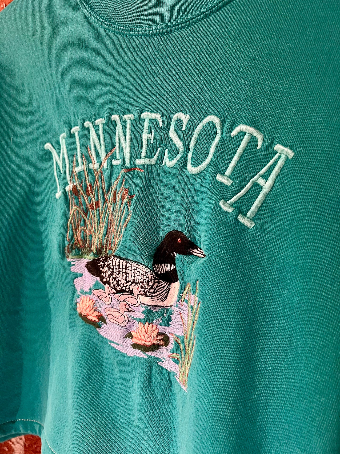 Vintage Cropped Crew L: Minnesota Ducks