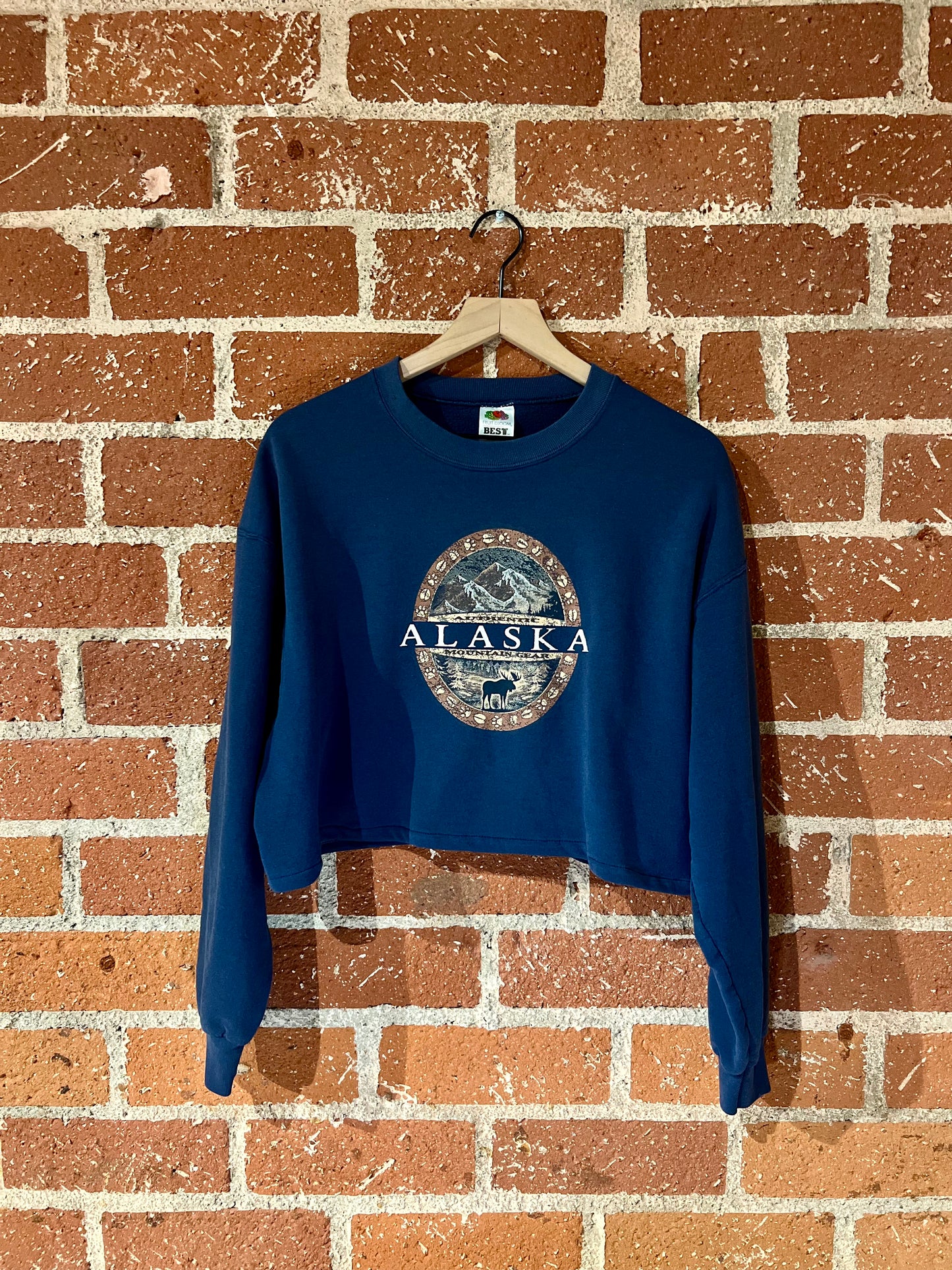Vintage Cropped Crew XL: Authentic Alaska